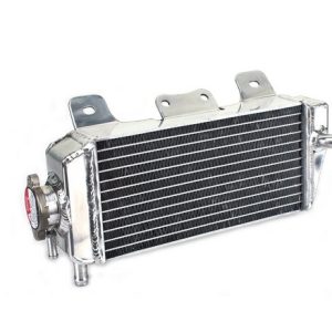 NRT DESNI RADIATOR S ČEPOM