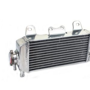 NRT DESNI RADIATOR S ČEPOM