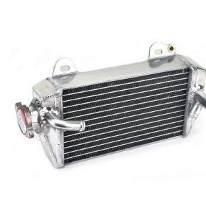 NRT DESNI RADIATOR S ČEPOM