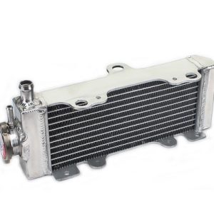 NRT DESNI RADIATOR S ČEPOM
