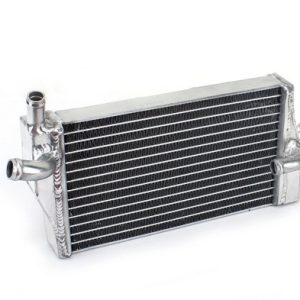 NRT DESNI RADIATOR S ČEPOM