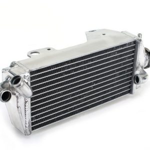 NRT DESNI RADIATOR S ČEPOM