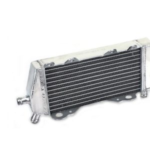 NRT DESNI RADIATOR S ČEPOM