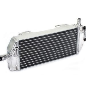 NRT DESNI RADIATOR S ČEPOM