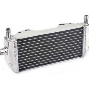 NRT DESNI RADIATOR S ČEPOM