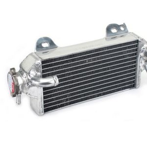 NRT DESNI RADIATOR S ČEPOM