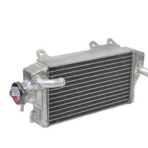 NRT DESNI RADIATOR S ČEPOM