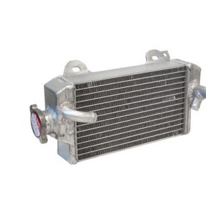 NRT DESNI RADIATOR S ČEPOM