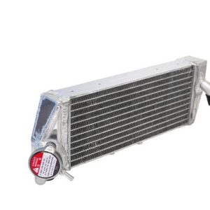 NRT DESNI RADIATOR S ČEPOM